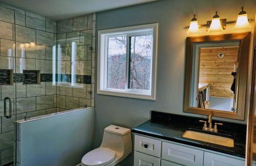 Peace of Heaven, Modern Chic Cabin, Majestic Mountain Views, Hot Tub, Fire Pit, Outdoor Games, Close to Town - Foto 24