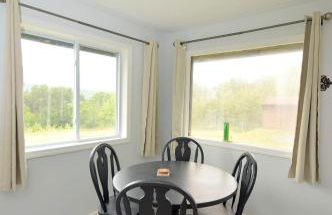 Black Bear Cabin - Fire Pit, Grill, View, Pet Friendly, Fireplace, King Bed, Wifi, Game Room - Foto 7