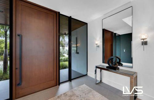 Carlotta- New Construction Luxury Waterfront Villa - Foto 29