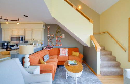 Elk Rapids Condo with Balcony Overlooking Elk Lake! - Foto 4