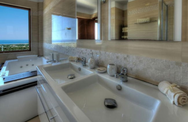 Amazing Villa Arios - Photo 13