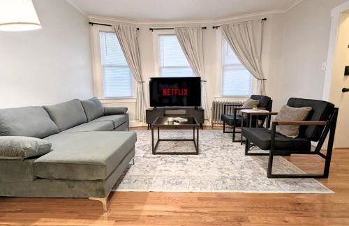 Cozy Gem 18Min to EWR, 8min > NYC Train + Parking - Foto 3