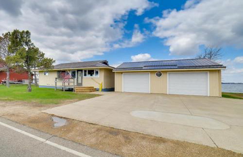 BBQ Ready Lakefront Retreat in Watertown - Foto 24