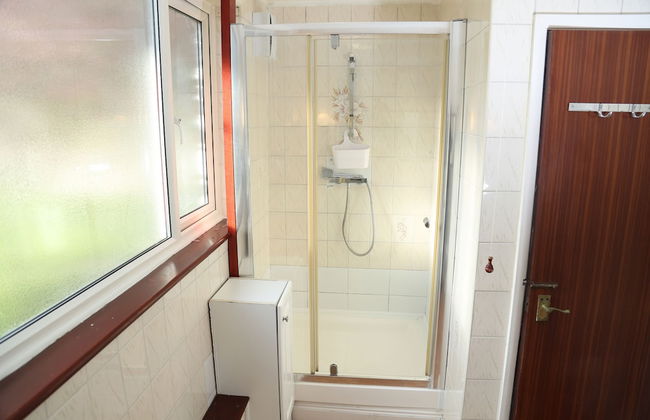 Cosy 3-bed Bungalow NEC Airport Close to Amenities - Foto 9