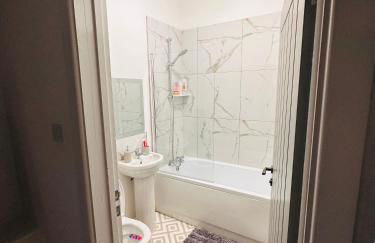 City Blessed Aptm 2 with free parking - Foto 11