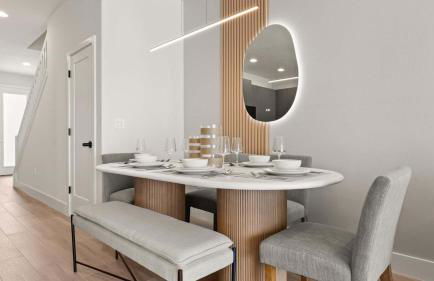 Upstay-Luxury 3BR Home w Private Pool & Games Room - Foto 15