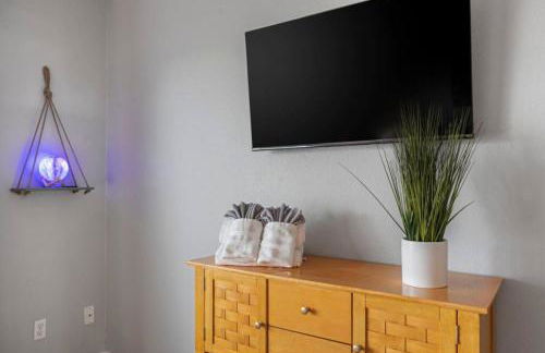 Sunkissed Private Pool 3BR Oasis w Outdoor Lounge - Foto 34