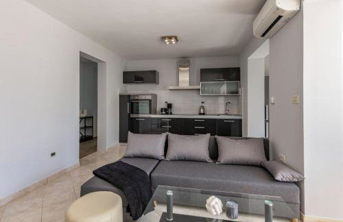 Villa Noa's Pool House, a modern and luxurious villa near the sea - Foto 10