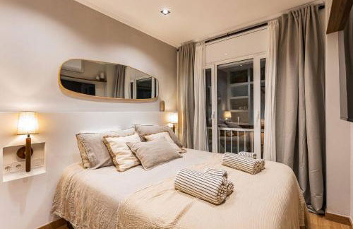 NEW Refurbished Modern Apartment - Photo 35