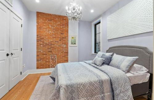 Designer 3 BR Townhome with Beautiful Backyard - Foto 24