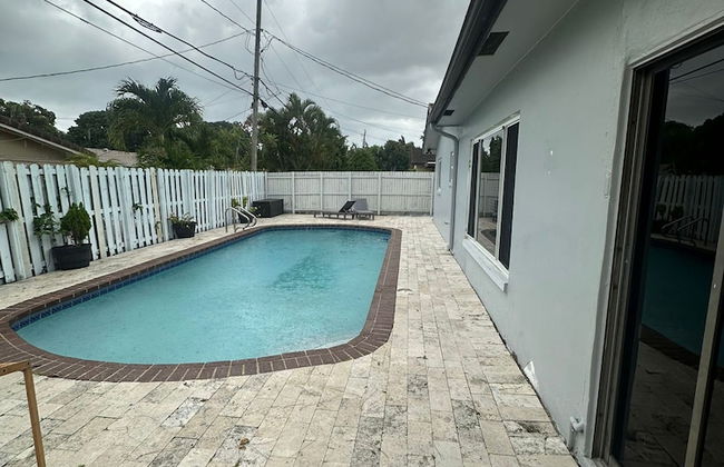 Relaxing 4BR 2BA Home With Wifi and Private Pool in Fabulous Fort Lauderdale - Foto 17
