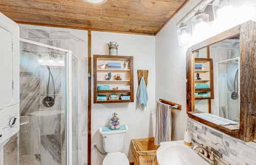 1BR Dog-Friendly Lakefront Cabin with Canoes - Foto 15