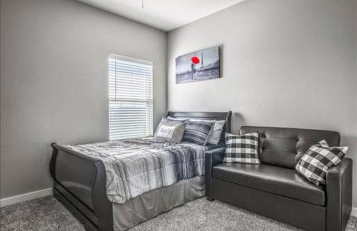 Just Like Home #6: Norman: It's Game Time (campus) - Foto 21