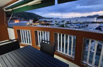 SUPER FLAT 180 graus em Angra dos Reis , Frente Mar na Marina Piratas com estacionamento - Foto 22