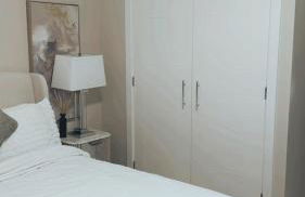 3 Bedroom Beautiful Home with Garden, AC, Hot Tub - Photo 8