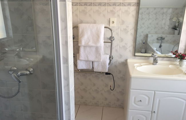 Oceanview Suite - Photo 11