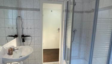 Moderne Monteurzimmer Vu - Foto 3, Shower