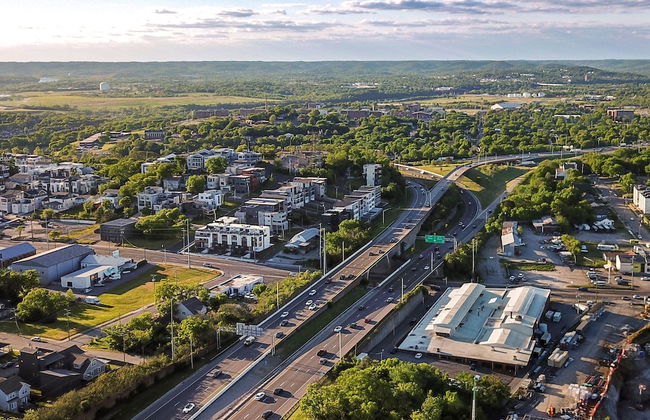 Sky High Cowgirl Luxe 4BR w Rooftopdeck Karaoke - Foto 50