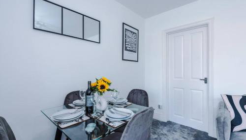 Comfortable & Spacious 3BR House near Coop Live Arena & Etihad Stadium with free Parking - New Management Since Jan '26 - Foto 4