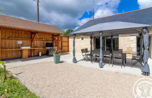 Gîte de groupe avec salle de jeux, jardin 4000m², proche forêt de Chandelais et Zoo de la Flèche - FR-1-622-56 - Photo 1