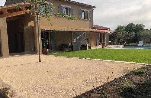 Superbe villa neuve à 5 mn du centre - Foto 8