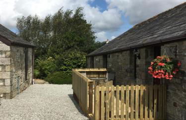 Maple & Beech Barns - Photo 2