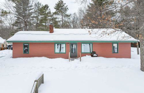 Bayview Cottage 3BR Fireplace Lakefront - Photo 19