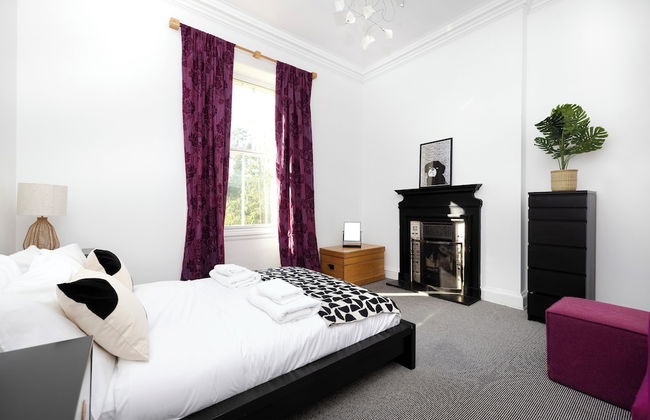 Delightful 3-bed Flat with Parking - Foto 16