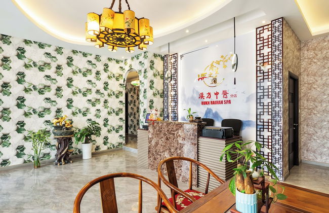 Royal Continental Suites - Photo 51