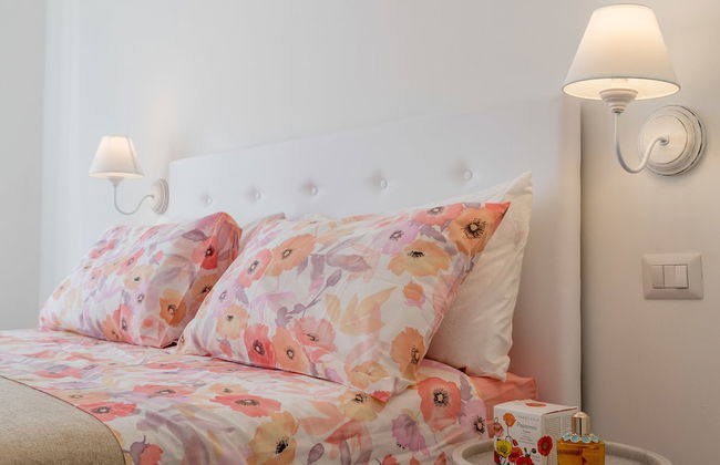 Charming Milanese Apartments - Photo 6