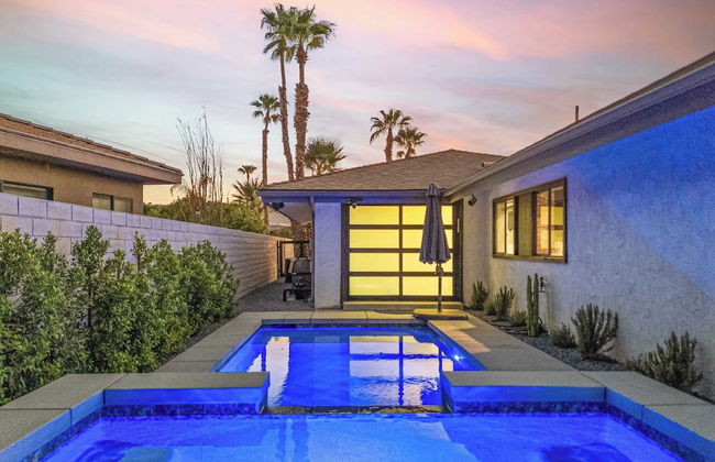 Golf Course-front Views, Pool+hot Tub, Patio Modern Edgy House by Avantstay - Foto 2