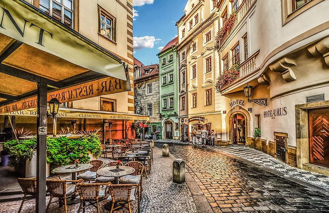 Traslado privado puerta a puerta de Frankfurt a Praga con 2h para hacer turismo - Foto 5