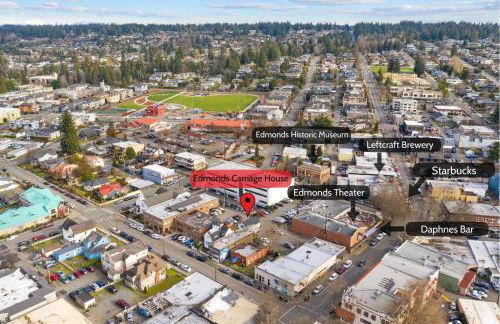 Downtown location Near the Beach Dog Friendly - Photo 69