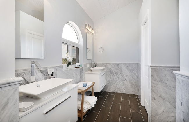 Luxury Beachfront Home With Pool In Islamorada 3 Bedroom Home by RedAwning - Photo 15