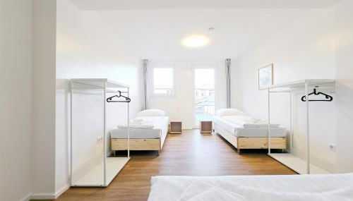 Tolstov Apartments - 1 Room Apartment - Balcony - 25 Min to Messe DUS - Foto 5, wardrobe