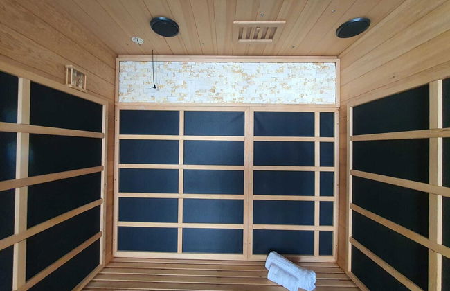 Stunning 1 King bed Cabin in Grays - Photo 10