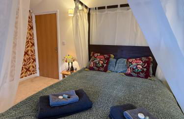 Romantic Luxury Cabin & Hot Tub near New Forest Dorset - Photo 17