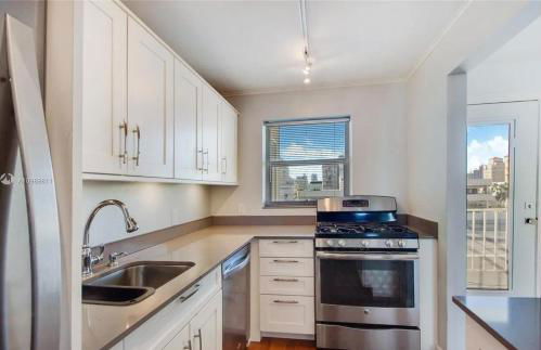 The Collins - Beachfront Bliss & Art Deco Ocean View - Foto 7