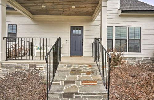 Scenic Mtn Retreat with Wooded Backyard and Fire Pit! - Foto 26