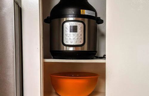 Ultra Comfy, Spotless & Spacious, Private Home in Boyne, Dogs Ok, Walk to Town - Foto 20