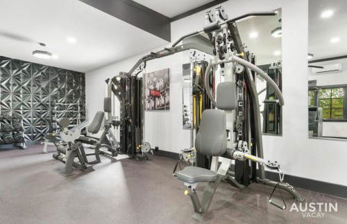 Spacious 2 Apt Combo Sleeps 12 Pool and Pets - Photo 29