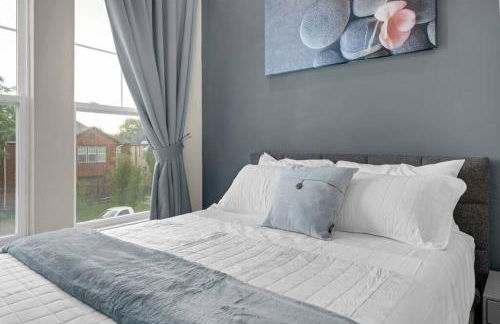 Gray Lux Hse 3BR 3 and half Ba MedCenter DownTWN HotTub - Photo 28