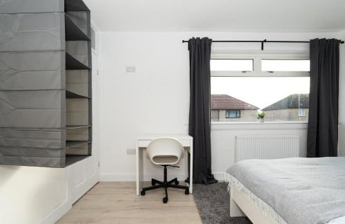 4Bed-House-2Bath-Free Parking-by Holiday Homes - Foto 19