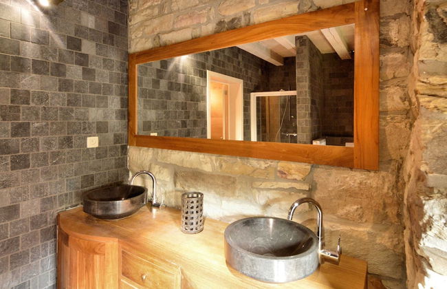 Walk Luxury Stay With Pool - Photo 25