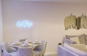 Luxury 2 bedroom Leeds City Apartment with Free parking & Jacuzzi bath - Foto 10