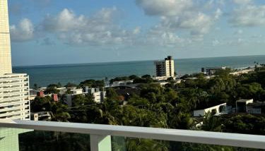 Arretado de bom ! A 250 m da praia de Boa Viagem, 3 km do aeroporto, próximo aos shoppings, com WI-FI 560 Mbps, coworking, piscina e academia - Foto 4