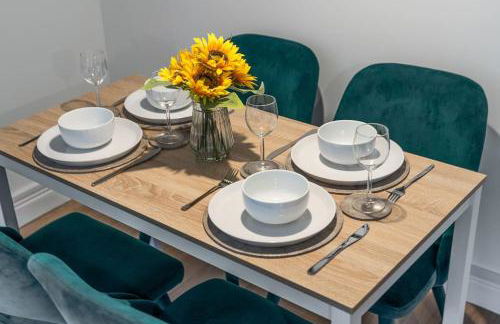 Luxury 5 Bed House - Free Parking - Perfect For Contractors & Families - Foto 9