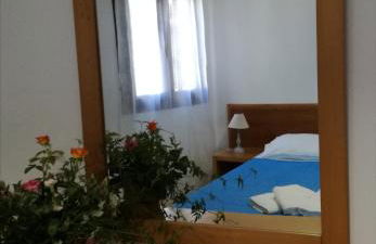 Venetia's Stone House - Photo 20