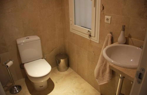 Stunning unobstructed 180 degree sea view apartment with 100 square meters terrace - Costa del Sol - Estepona- Long Term - Photo 10