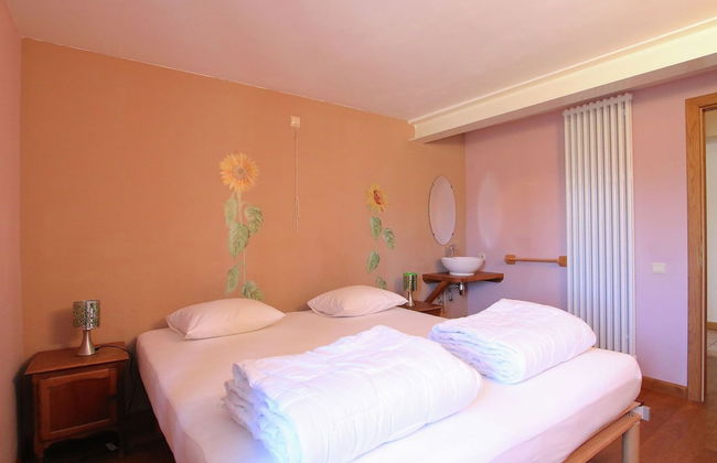 Former Farmhouse in Adorned Village - Foto 8